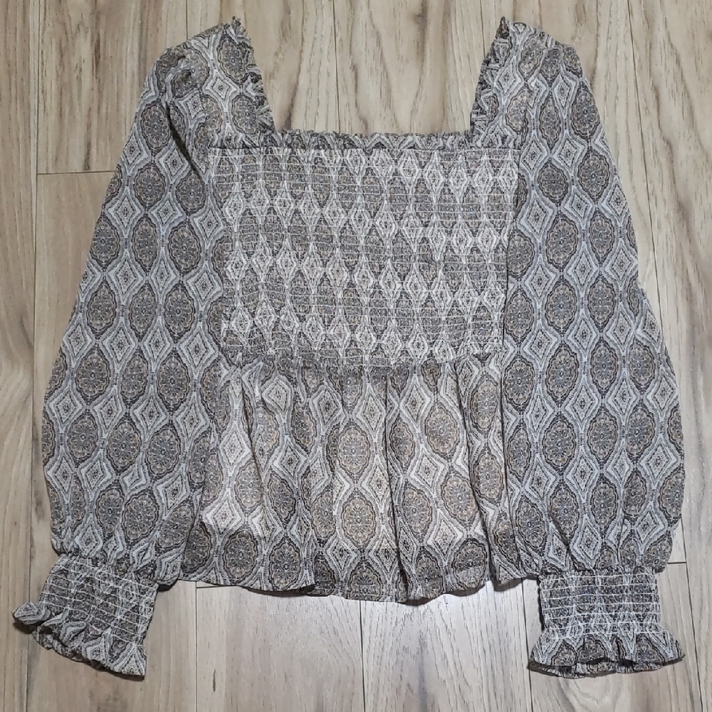 Elegant Geometric Patterned Blouse in Brown and Cream